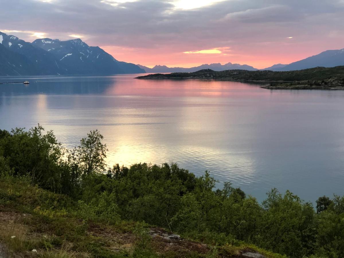 Aaroybukt Guesthouse Aroybukta Экстерьер фото