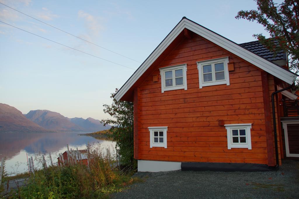 Aaroybukt Guesthouse Aroybukta Экстерьер фото